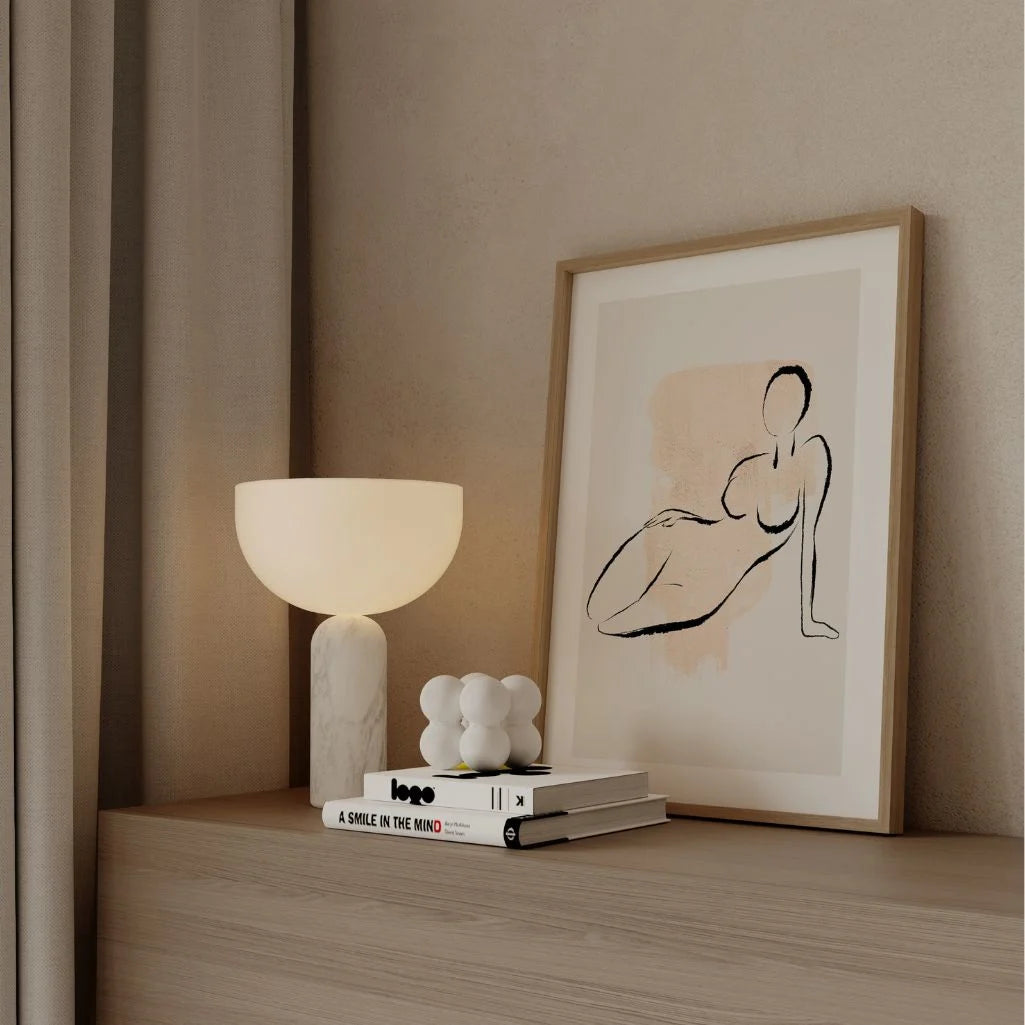 Poster – Weibliche Form in Linie