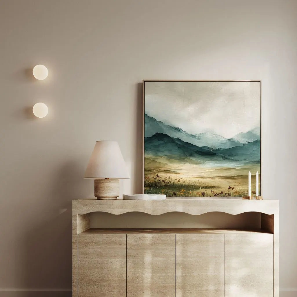 Gerahmtes Leinwandbild – Grünes Tal im Sonnenlicht