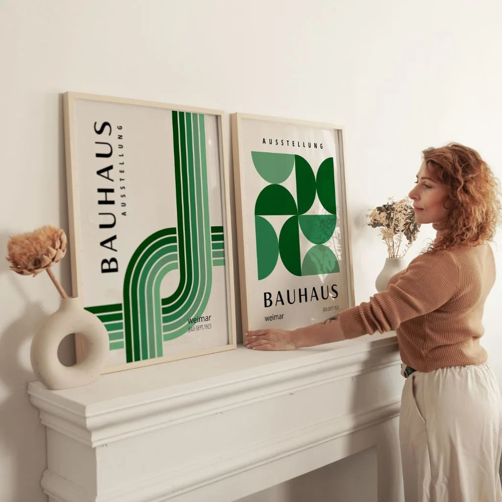 Set mit 2 Bauhaus-Postern – Grüne Linien und Formen 