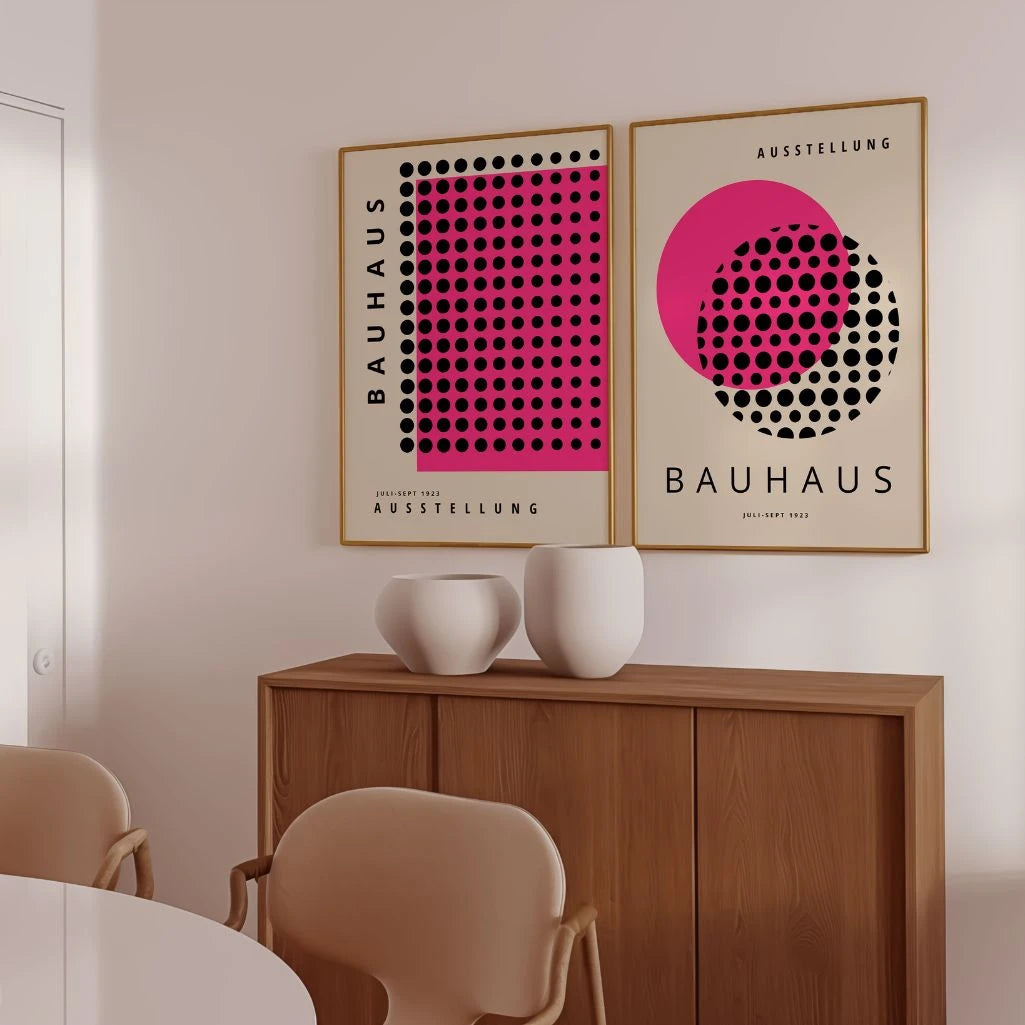 Set mit 2 Bauhaus-Postern – Rosa-schwarzes geometrisches Duo
