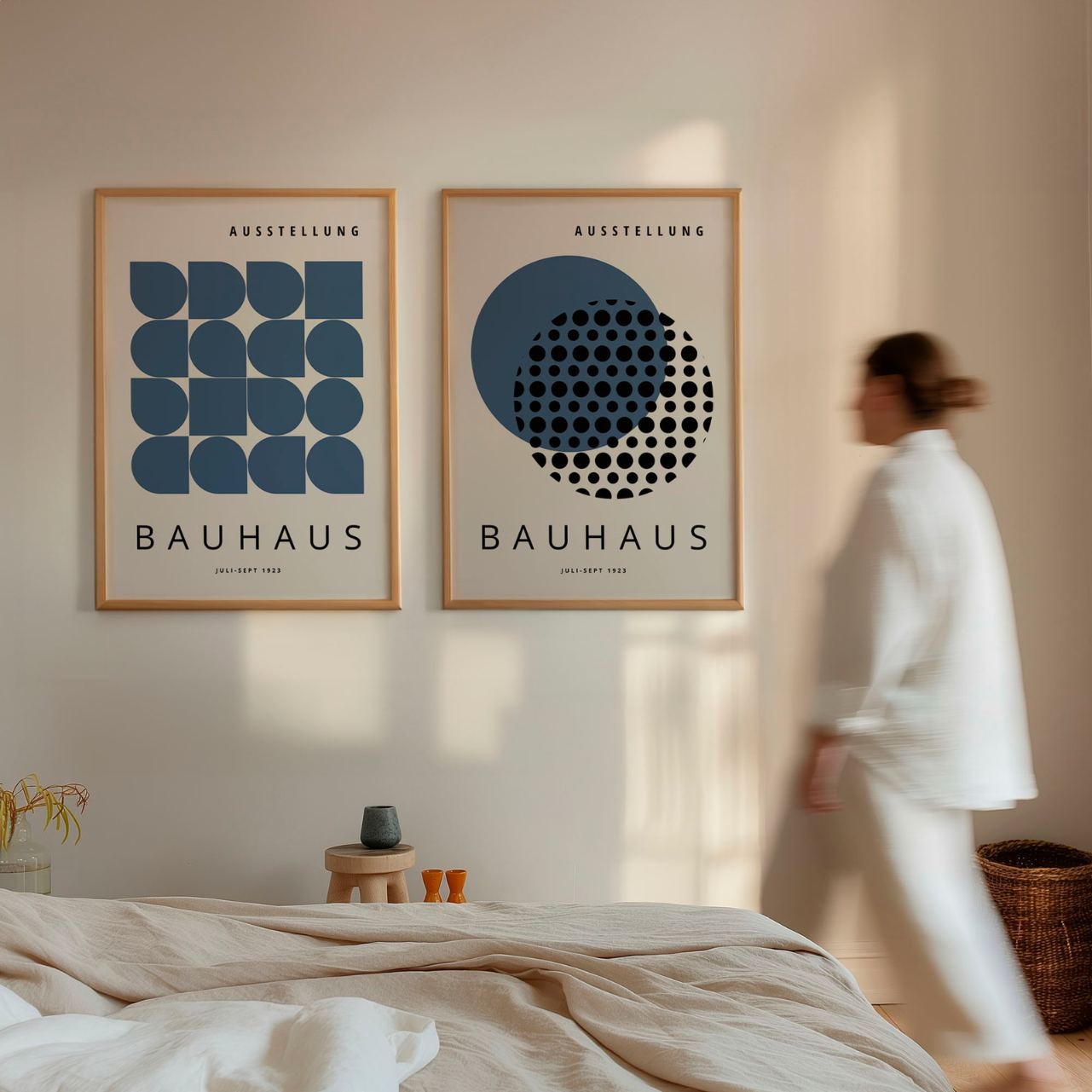 Set mit 2 Bauhaus-Postern, Marineblau 