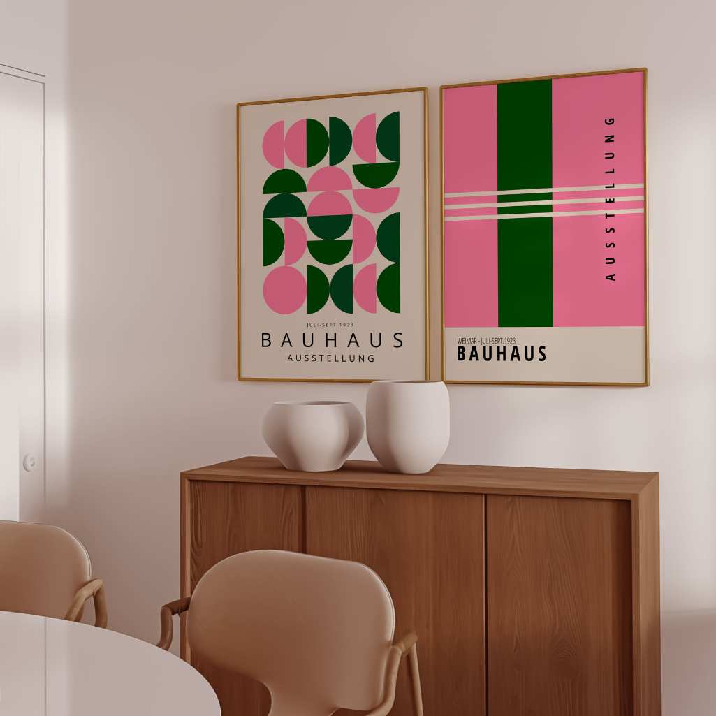 Set mit 2 Bauhaus-Postern in Rosa und Grün