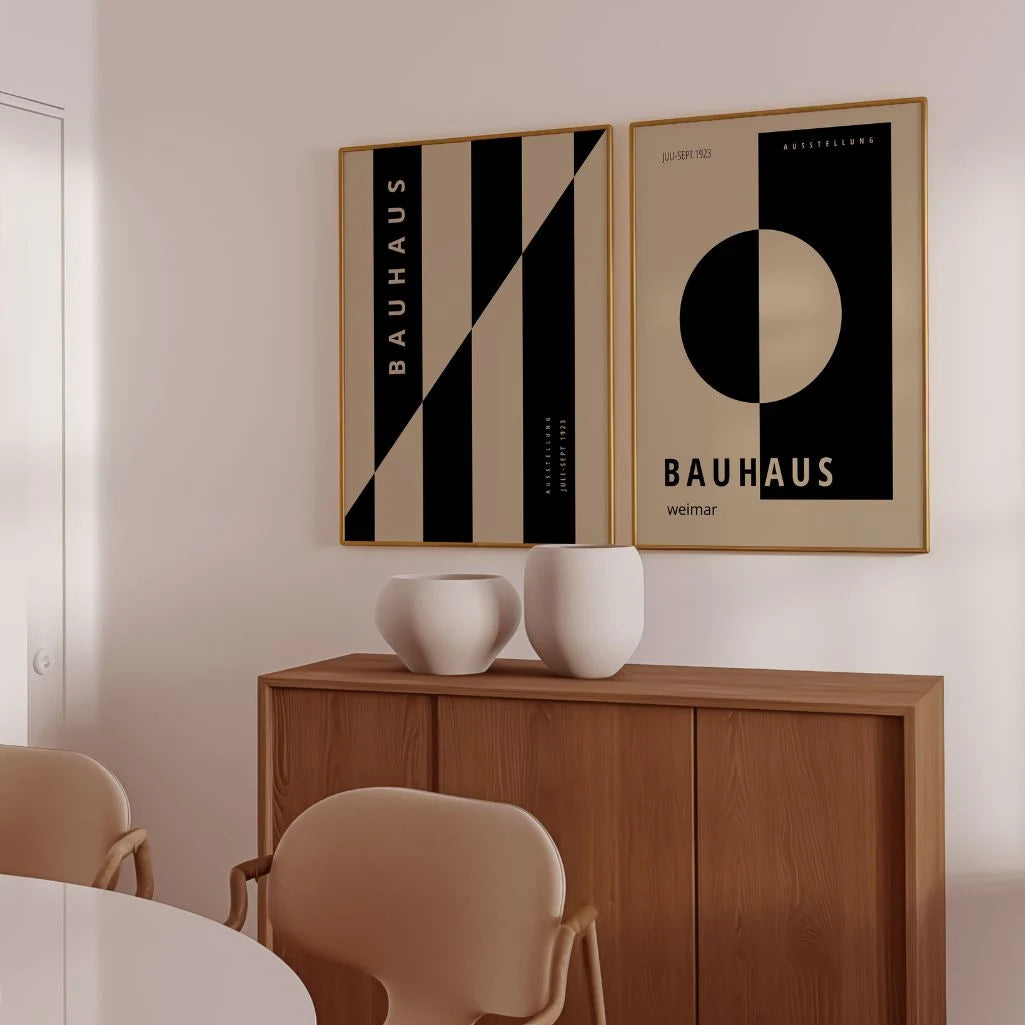 Set mit 2 Bauhaus-Postern – Beige und Schwarz Abstraktion 