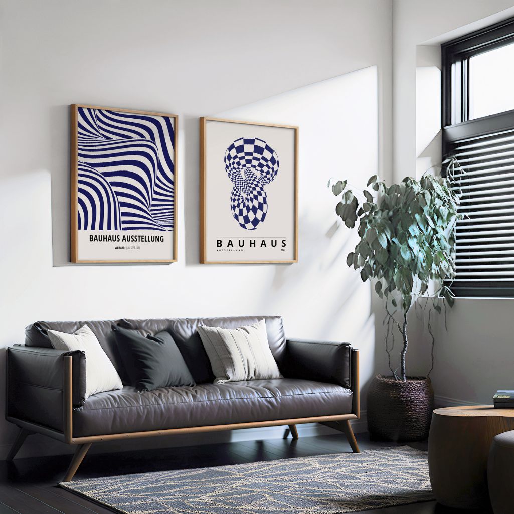 Set mit 2 Bauhaus-Postern – Marineblaue Illusion