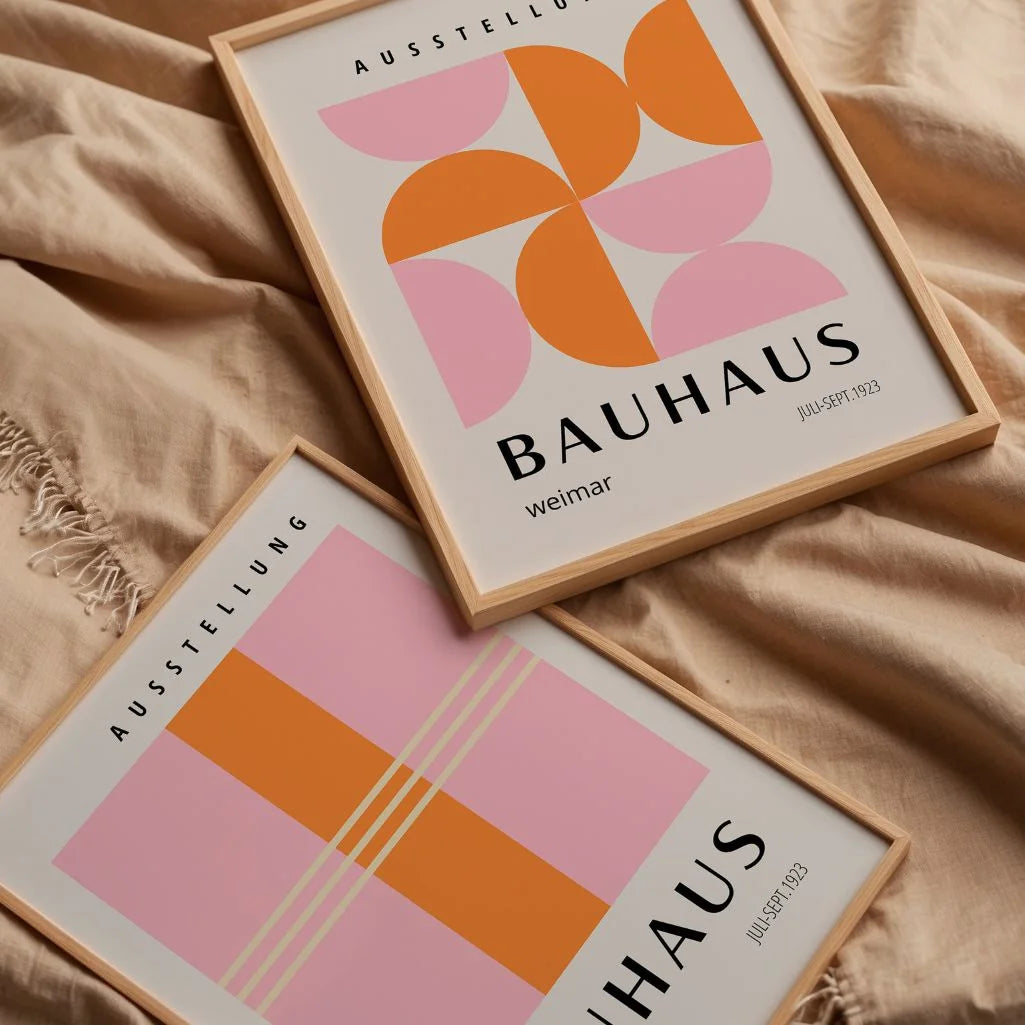 Set mit 2 Bauhaus-Postern – Abstraktion in Rosa und Orange