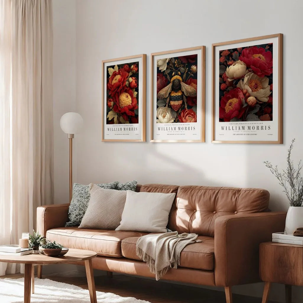 Poster inspiriert von William Morris – Set aus 3 Stück „Pfingstrosen, Biene und Ornament”